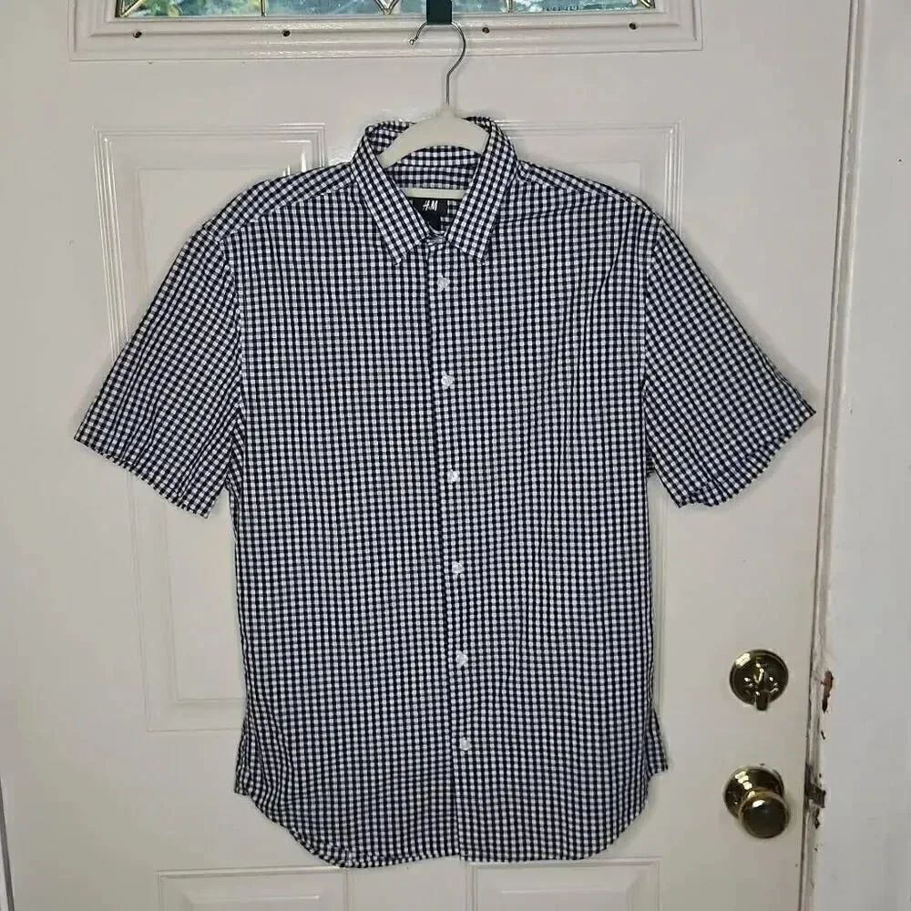 H&M short sleeve black and white checkered short sleeve men's M